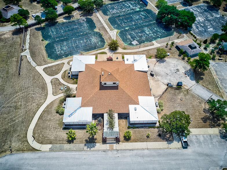 141 Tahitian Dr, Bastrop, TX for sale - Building Photo - Image 1 of 1