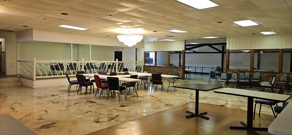 302 W Colonial Trail Hwy, Blackstone, VA for lease - Building Photo - Image 3 of 33