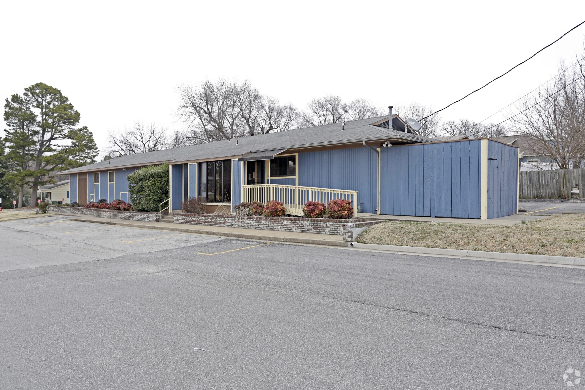 615 W Oak St, Rogers, AR for sale Primary Photo- Image 1 of 1