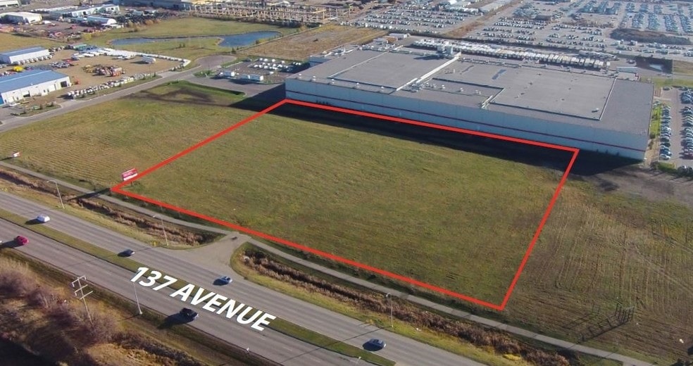 16003-16103 137th Ave NW, Edmonton, AB for sale - Primary Photo - Image 1 of 1