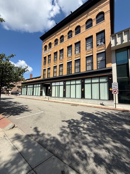33 Waldo St, Worcester, MA for lease - Building Photo - Image 2 of 6