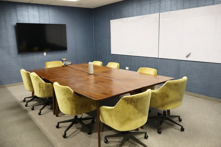 206-210 W 4th St, Winston-Salem, NC for lease - Building Photo - Image 1 of 10