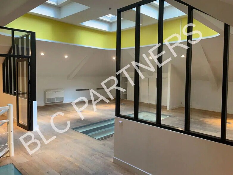 Office in Paris for sale - Interior Photo - Image 3 of 8