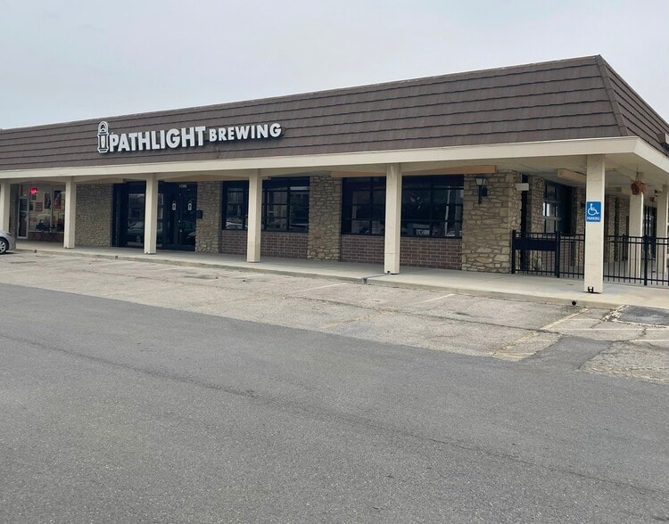 7408-7458 Nieman Rd, Shawnee, KS for lease - Building Photo - Image 1 of 1