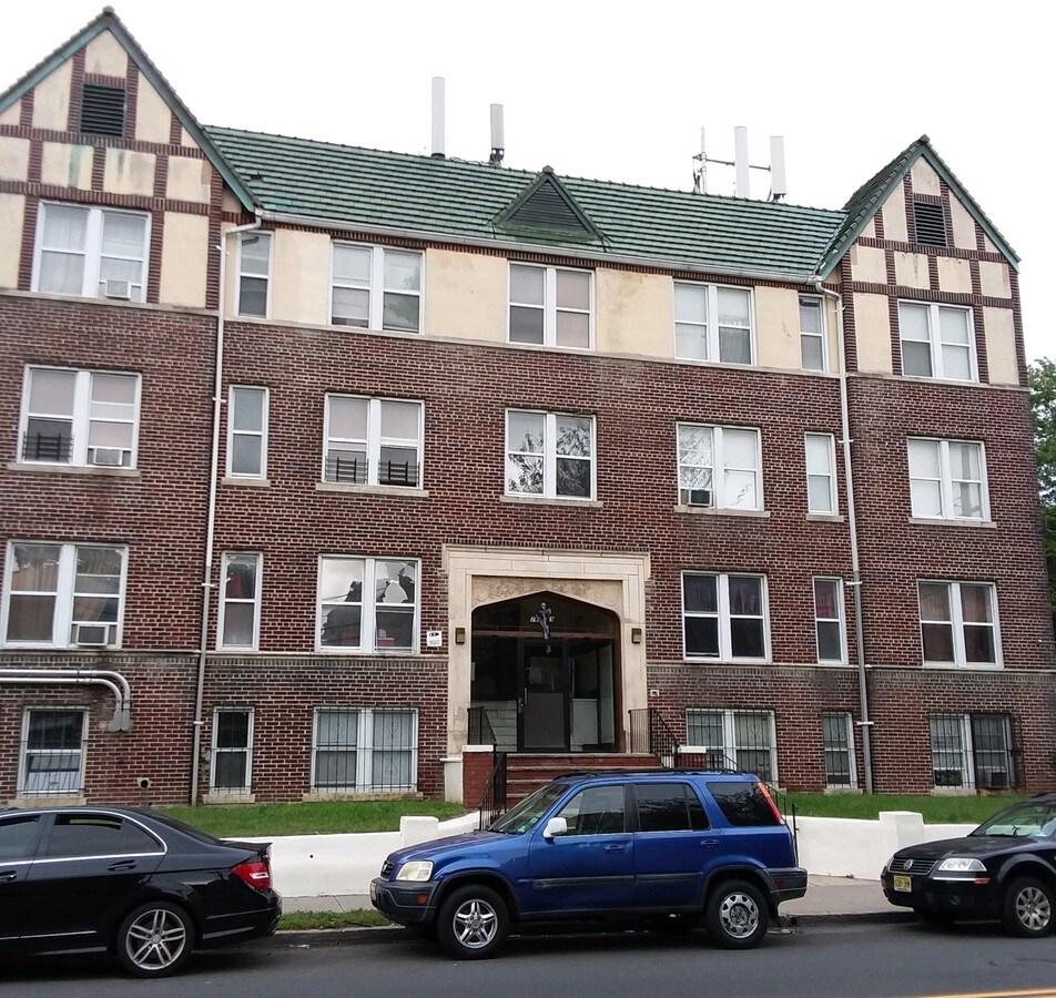 265 Stuyvesant Ave, Newark, NJ 07106