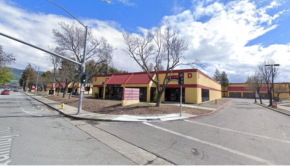 2220 Quimby Rd, San Jose, CA for lease - Building Photo - Image 3 of 7