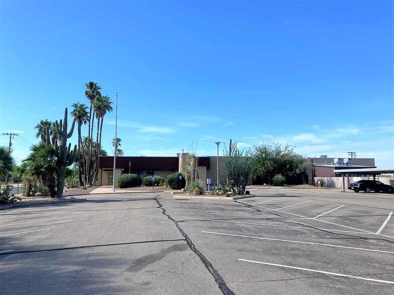 6868 S Plumer Ave, Tucson, AZ for lease - Building Photo - Image 2 of 6