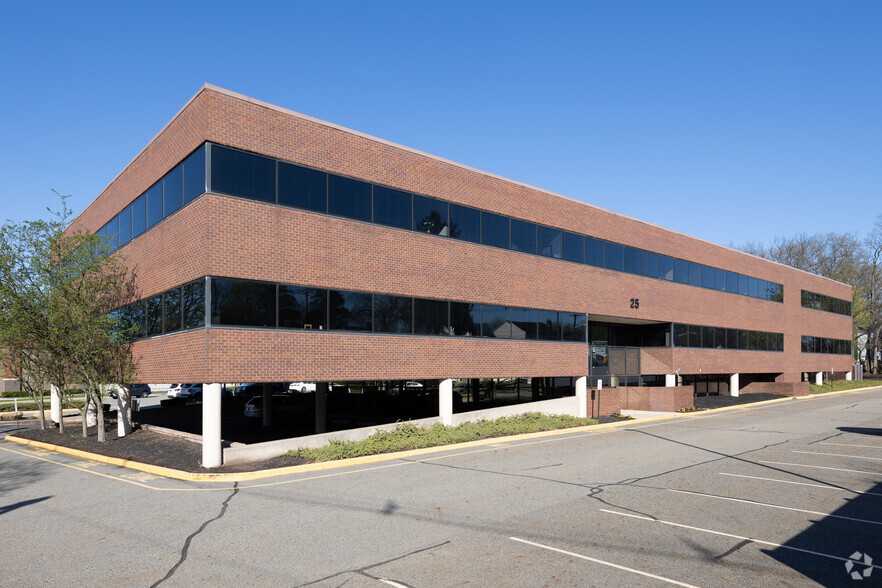 25 E Spring Valley Ave, Maywood, NJ for lease - Building Photo - Image 1 of 5