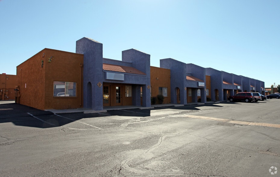 4500 E Speedway Blvd, Tucson, AZ for lease - Building Photo - Image 3 of 27