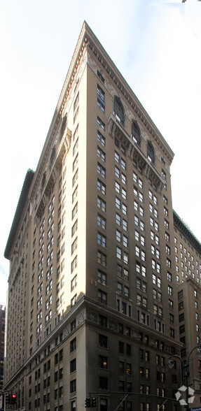 52 Vanderbilt Ave, New York, NY for lease - Primary Photo - Image 1 of 2