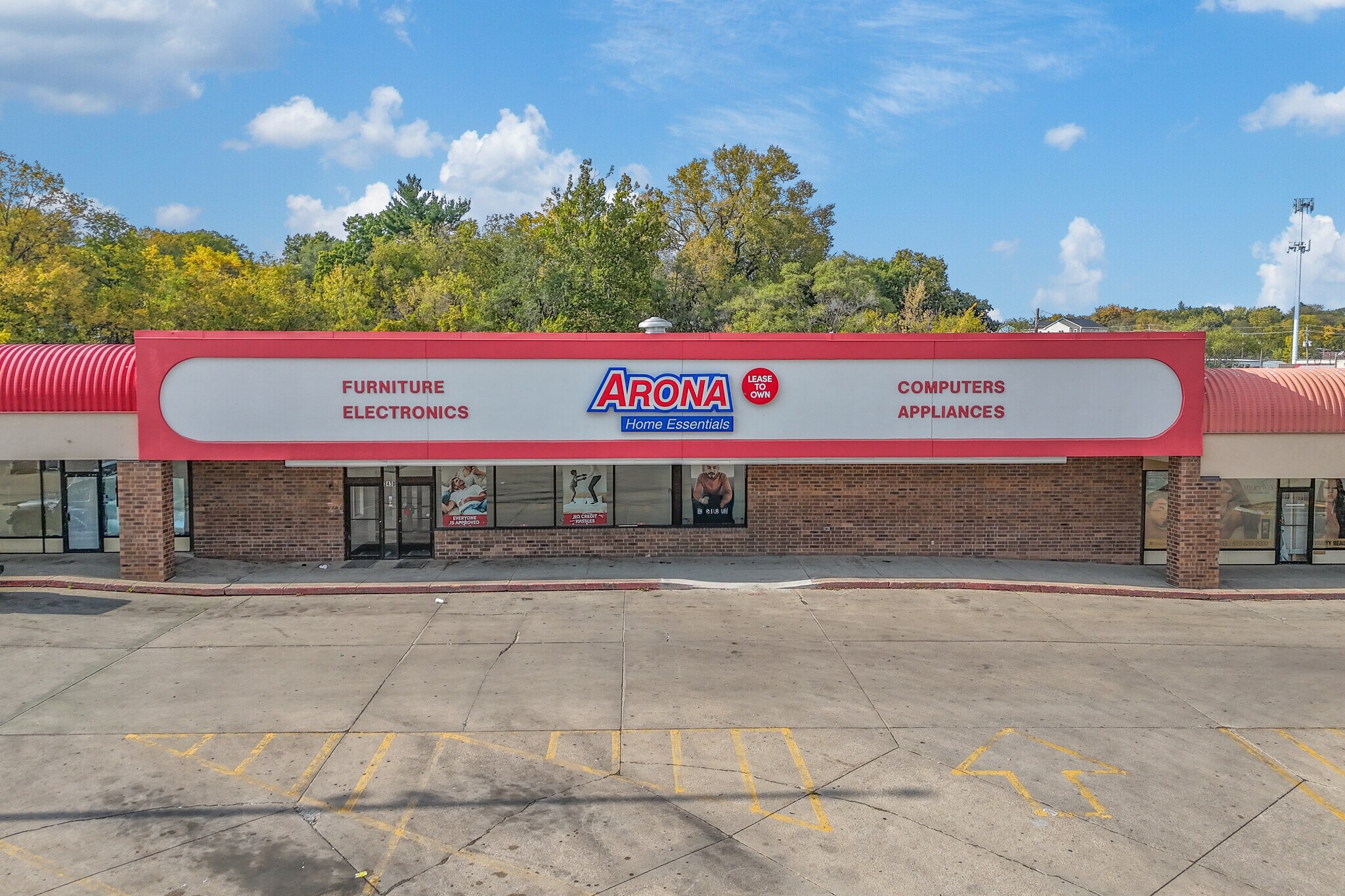 3430 Martin Luther King Jr Pky, Des Moines, IA for lease Primary Photo- Image 1 of 4