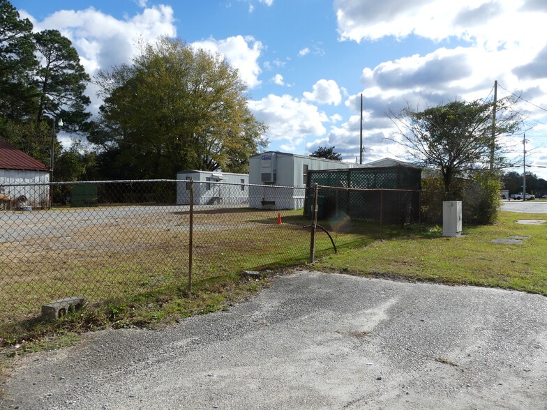 1301 Wayne Memorial Dr, Goldsboro, NC for sale - Building Photo - Image 3 of 4