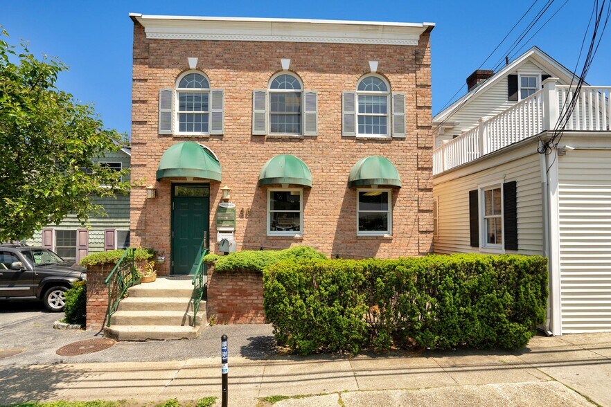 46 Green St, Huntington, NY for sale - Building Photo - Image 1 of 1