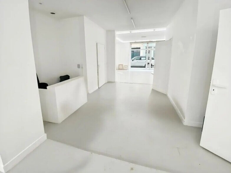 Retail in Paris for lease - Building Photo - Image 2 of 9