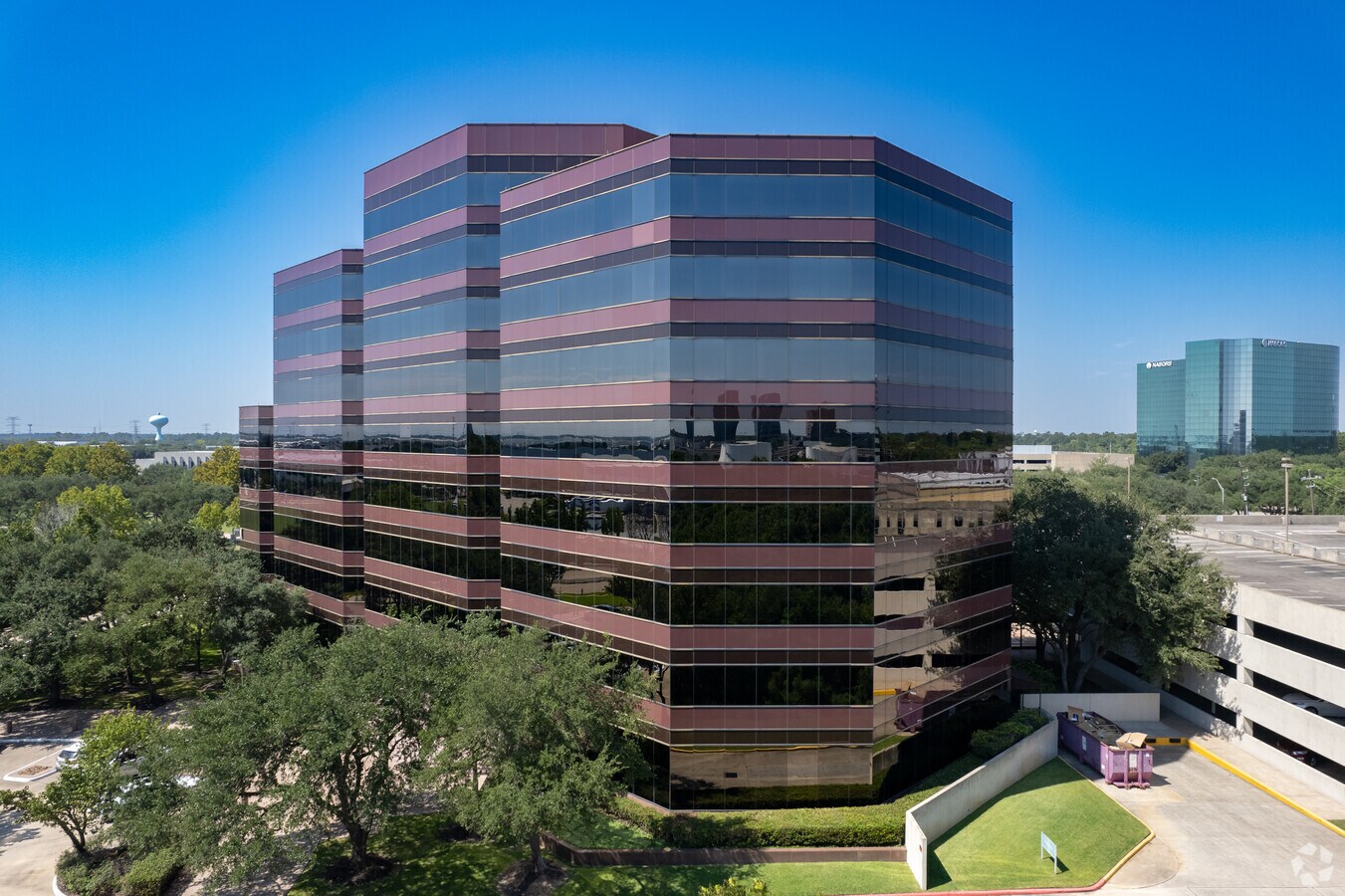 450 Gears Rd, Houston, TX 77067