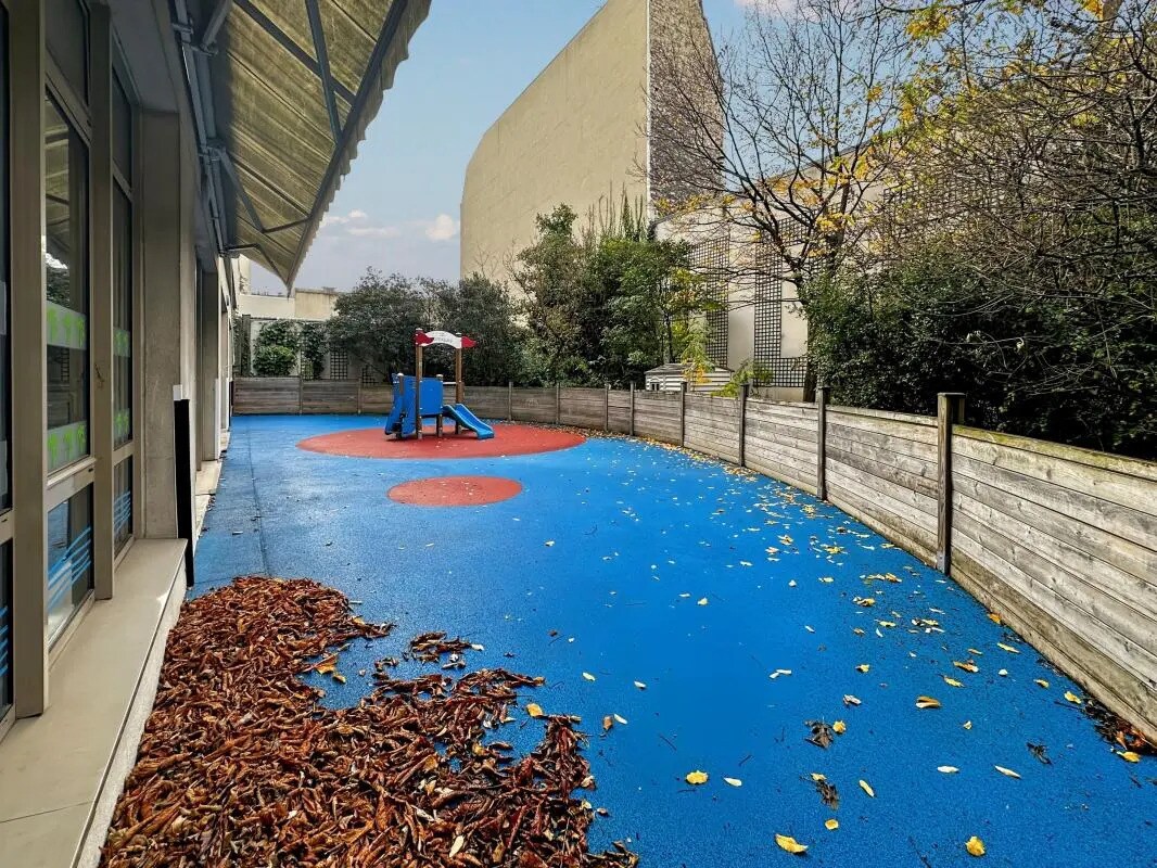 Office in Paris for lease Building Photo- Image 1 of 10