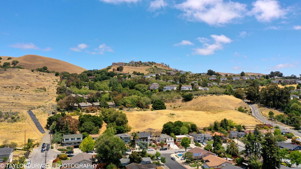 29831 Clearbrook Cir, Hayward, CA for sale - Primary Photo - Image 1 of 21