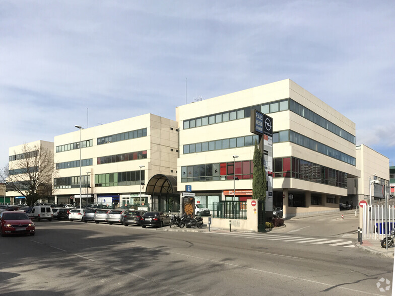 Avenida Industria, 6 - 8, Alcobendas, Madrid for lease - Building Photo - Image 2 of 2