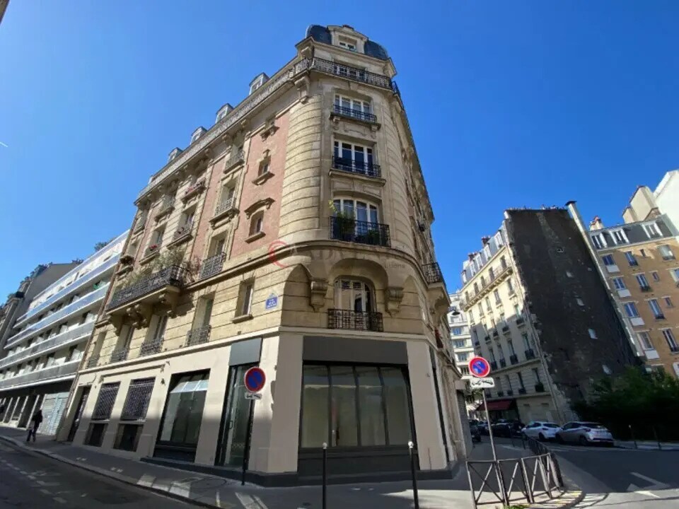 Office in Paris for lease Building Photo- Image 1 of 13