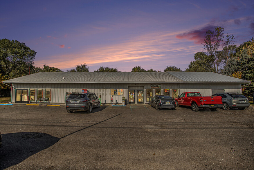 378 W Chicago Rd, Coldwater, MI for sale - Primary Photo - Image 1 of 29