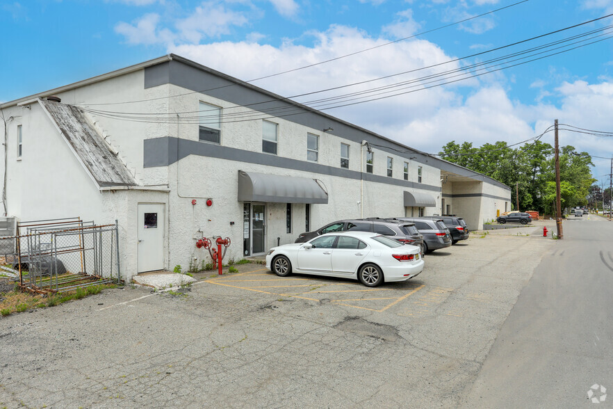 125 Jackson Ave, Edison, NJ for lease - Primary Photo - Image 1 of 8