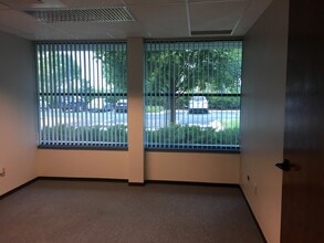 27475 Ferry Rd, Warrenville, IL for lease Interior Photo- Image 2 of 3