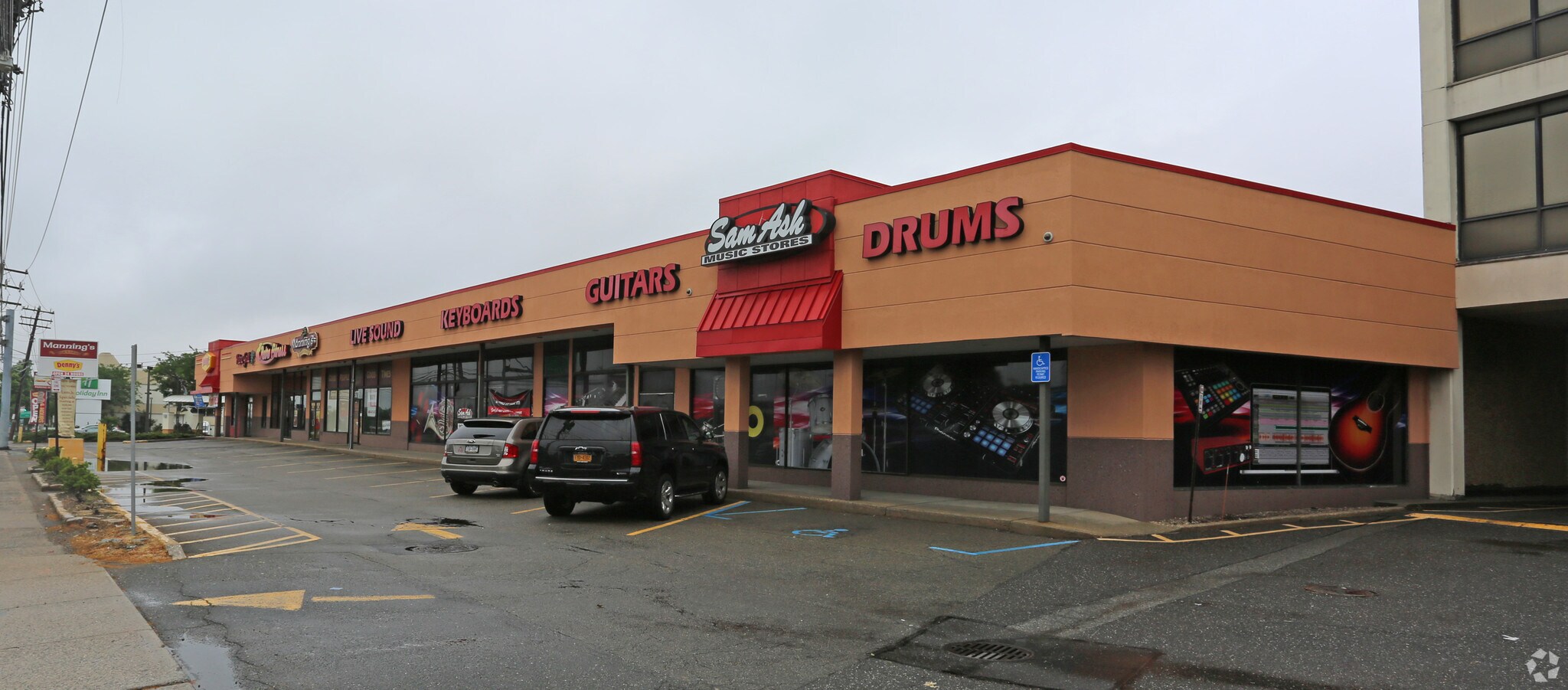 393399 Old Country Rd, Carle Place, NY 11514 Old Country Plaza