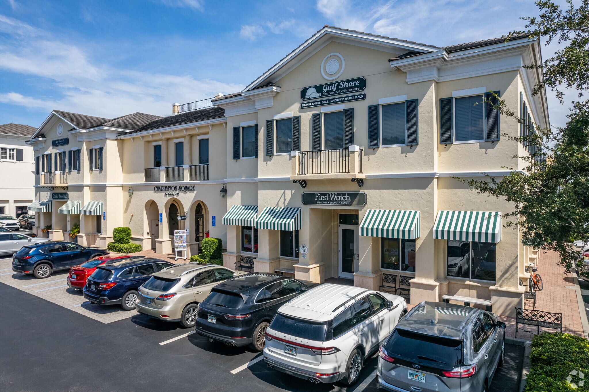 225 Banyan Blvd, Naples, FL for sale Primary Photo- Image 1 of 1