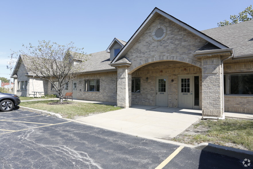 8651 W 159th St, Orland Park, IL for lease - Building Photo - Image 2 of 7