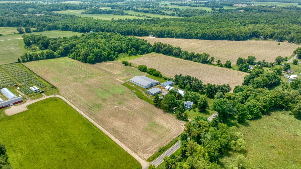 15379 Howard Rd, Hanover, MI for sale - Primary Photo - Image 1 of 90