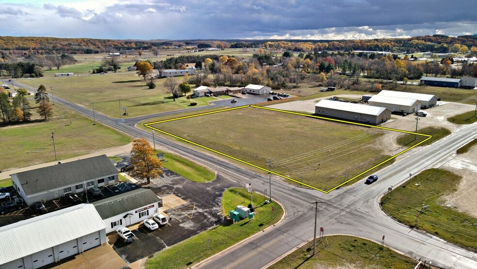 Bell, Cadillac, MI for sale - Primary Photo - Image 1 of 8