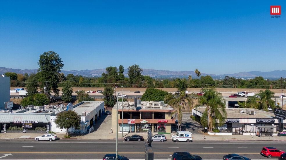19709 Ventura Blvd, Woodland Hills, CA for lease - Building Photo - Image 3 of 8