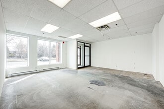 35 Rue De Lauzon, Boucherville, QC for lease Interior Photo- Image 2 of 10