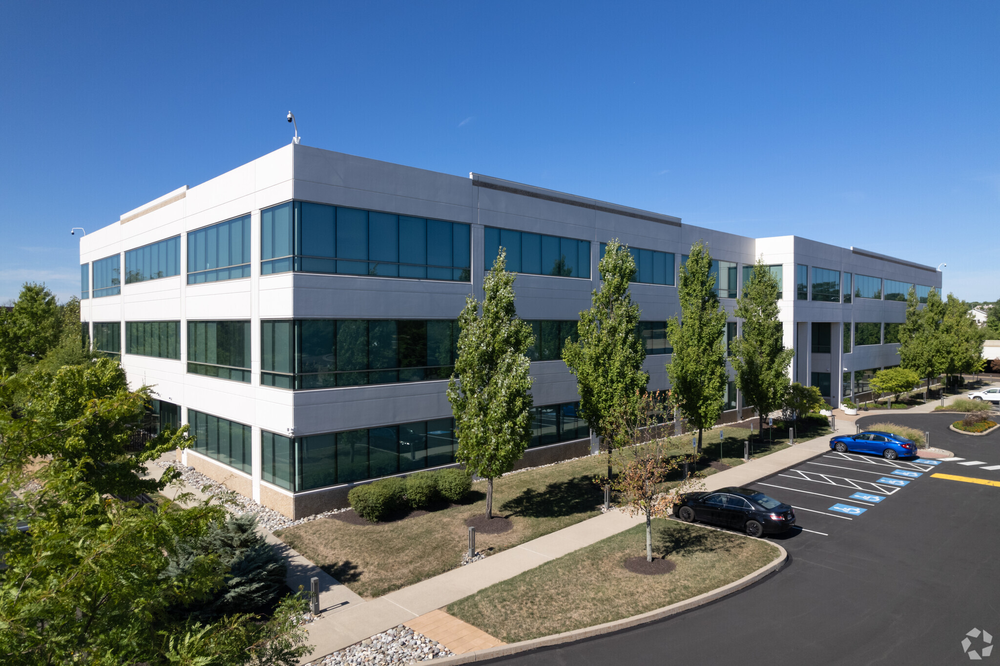 7 Walnut Grove Dr, Horsham, PA for lease Primary Photo- Image 1 of 5
