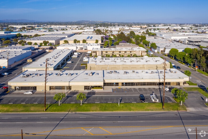 14606-14636 Carmenita Rd, Norwalk, CA for lease - Building Photo - Image 3 of 5