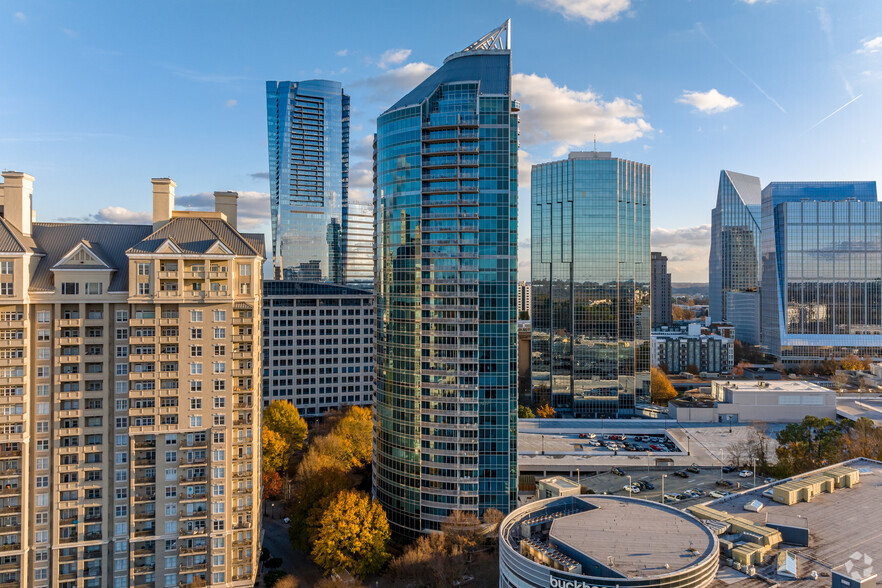 3338 Peachtree Rd NE, Atlanta, GA for sale - Primary Photo - Image 1 of 7