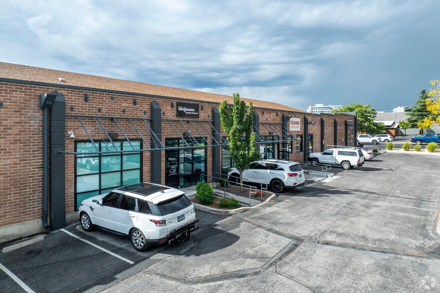 300-328 S Wells Ave, Reno, NV for lease - Building Photo - Image 2 of 5