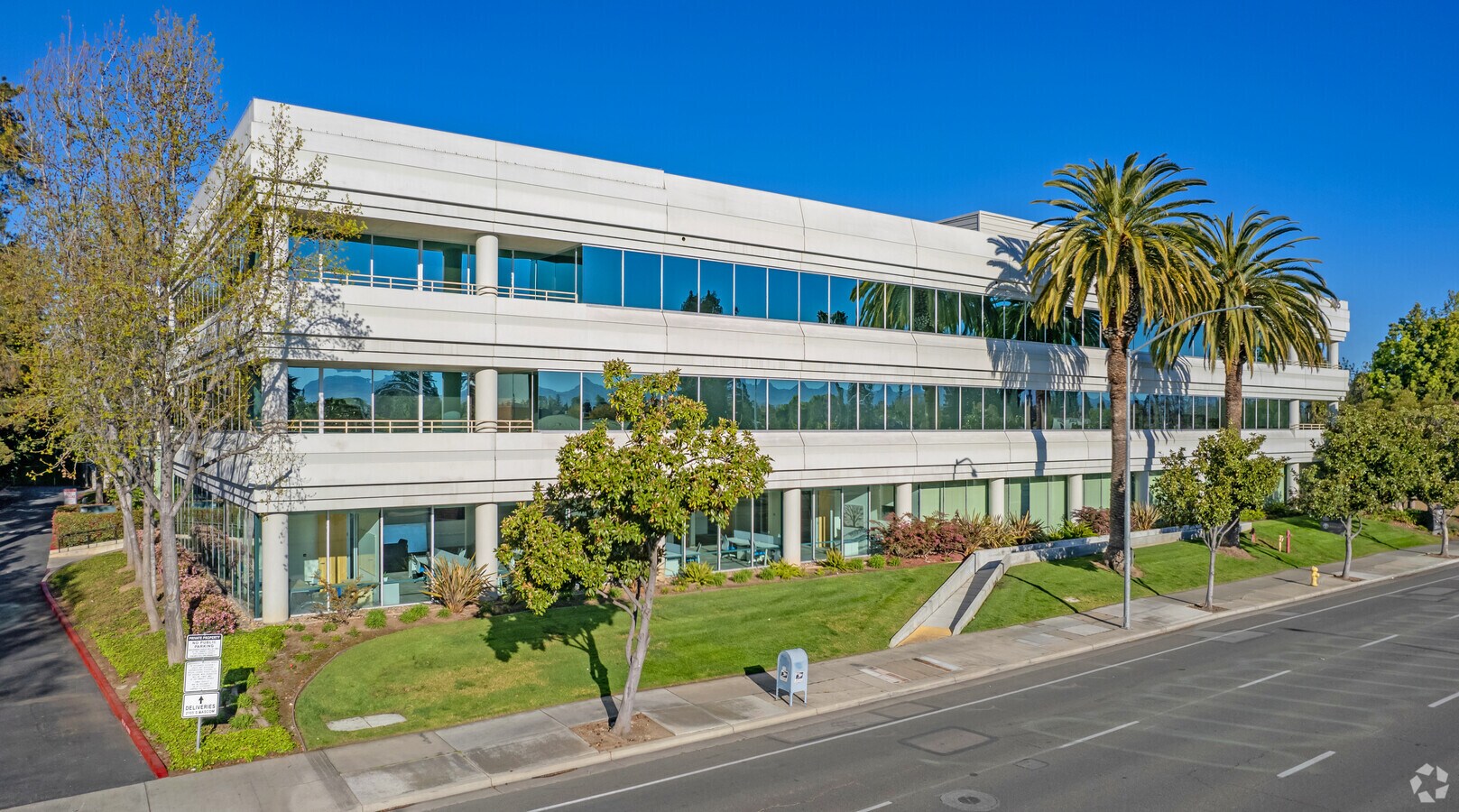 2105 S Ave, Campbell, CA 95008 Lincoln Court