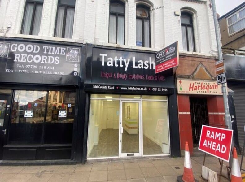 180 County Rd, Liverpool for sale - Building Photo - Image 1 of 1