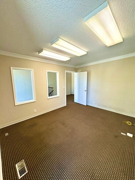 206-210 12th Ave Rd, Nampa, ID for lease - Building Photo - Image 3 of 45