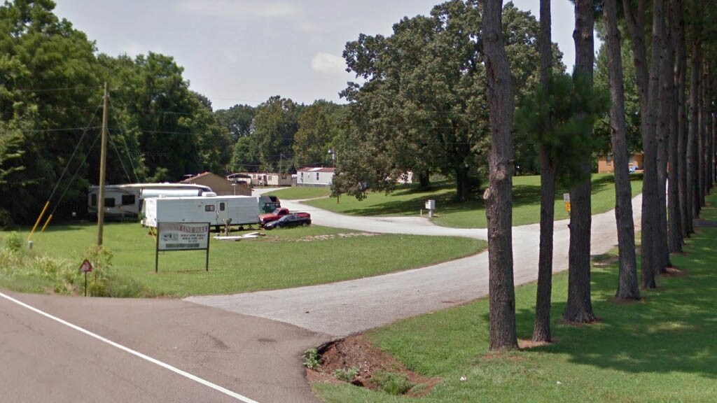 Highway 79, Atwood, TN 38220