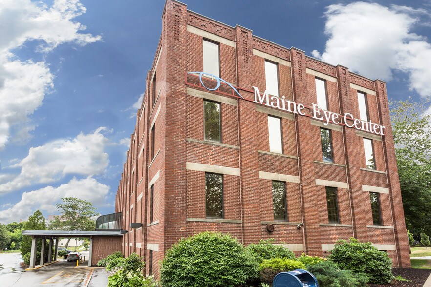 15 Lowell St, Portland, ME 04102