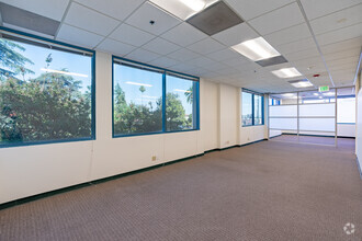 257 S Fair Oaks Ave, Pasadena, CA for lease Interior Photo- Image 2 of 7