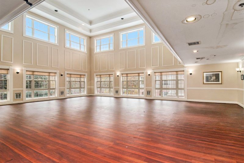 5690 State Bridge Rd, Johns Creek, GA for sale - Interior Photo - Image 1 of 1