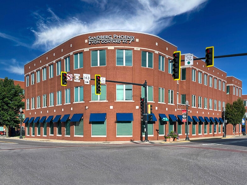 101 W Vandalia St, Edwardsville, IL for lease - Building Photo - Image 2 of 8