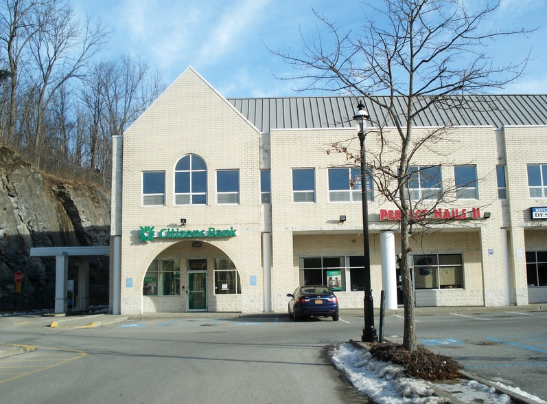 13-17 North Ave, Pleasant Valley, NY for lease - Building Photo - Image 3 of 5