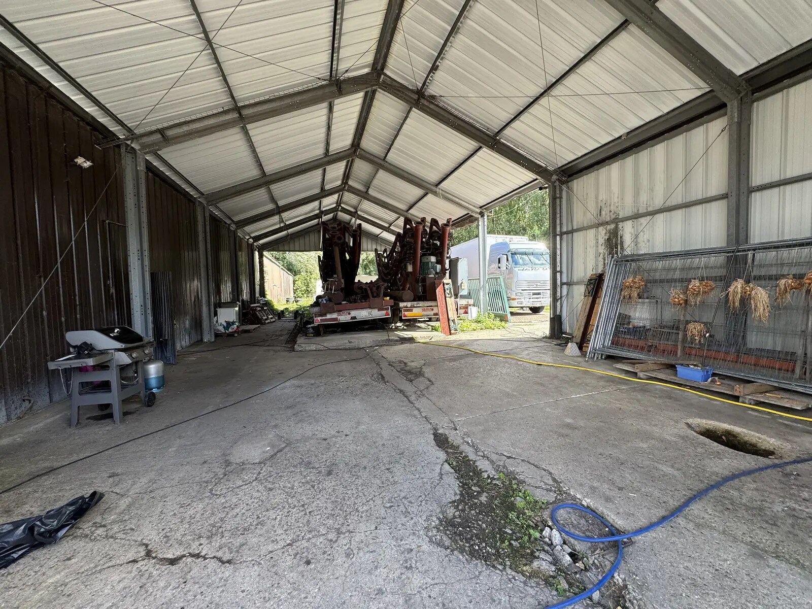 Flex in Verberie for sale Building Photo- Image 1 of 10