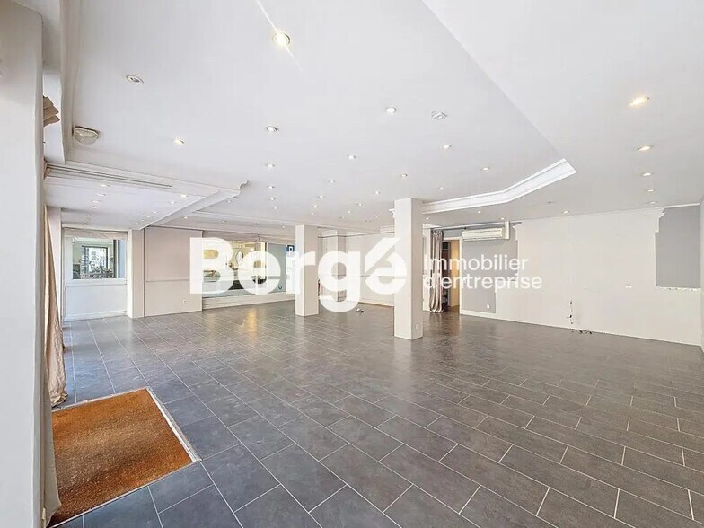 Retail in Cannes for lease - Building Photo - Image 2 of 6