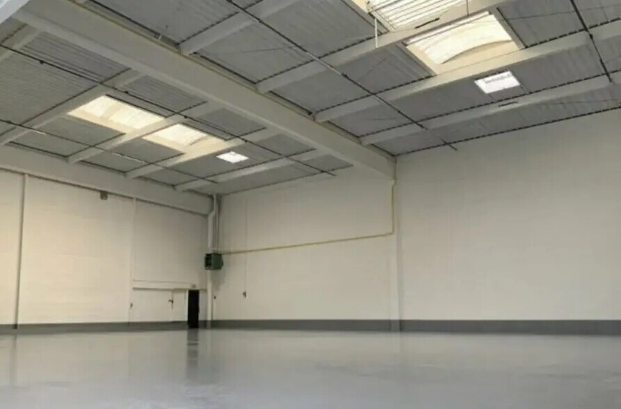 Flex in Bonneuil-sur-Marne for lease - Interior Photo - Image 2 of 4