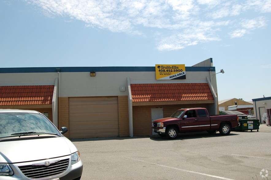 180 E Sunnyoaks Ave, Campbell, CA for lease - Building Photo - Image 2 of 10